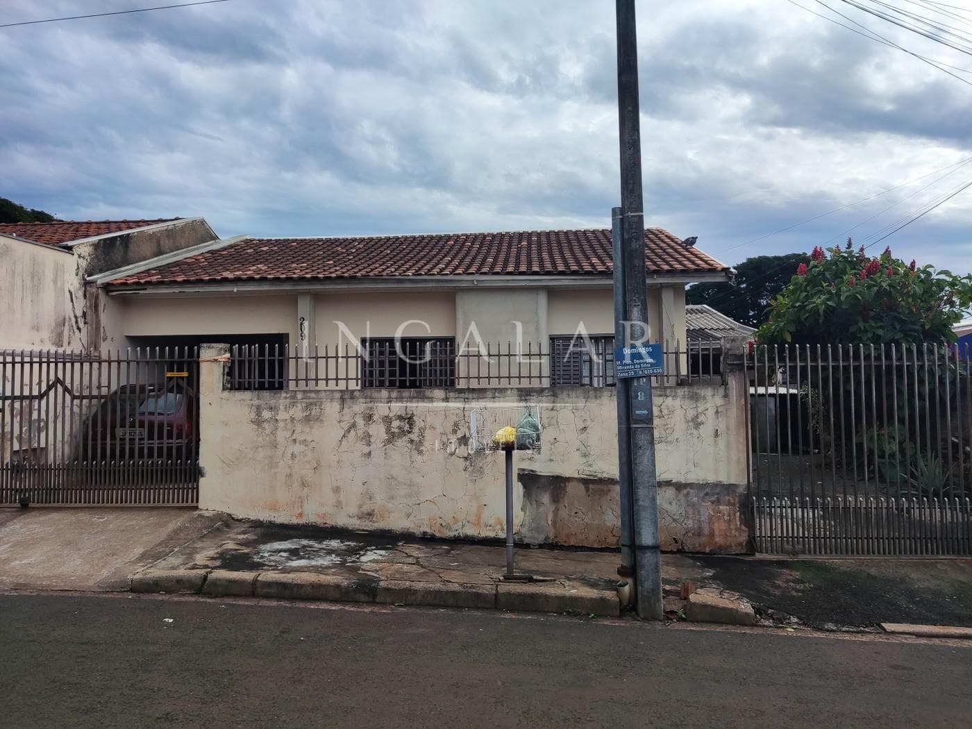Casa para Venda em Maringá, Vila Esperança, 2 dormitórios, 1 suíte, 1 banheiro, 1 vaga