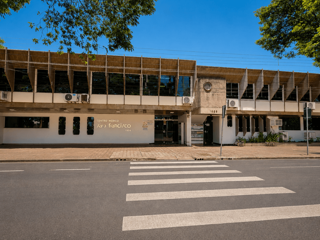 Sala à venda em Maringá, Zona 04, com 89.42 m², Condomínio Centro Médico São Francisco II
