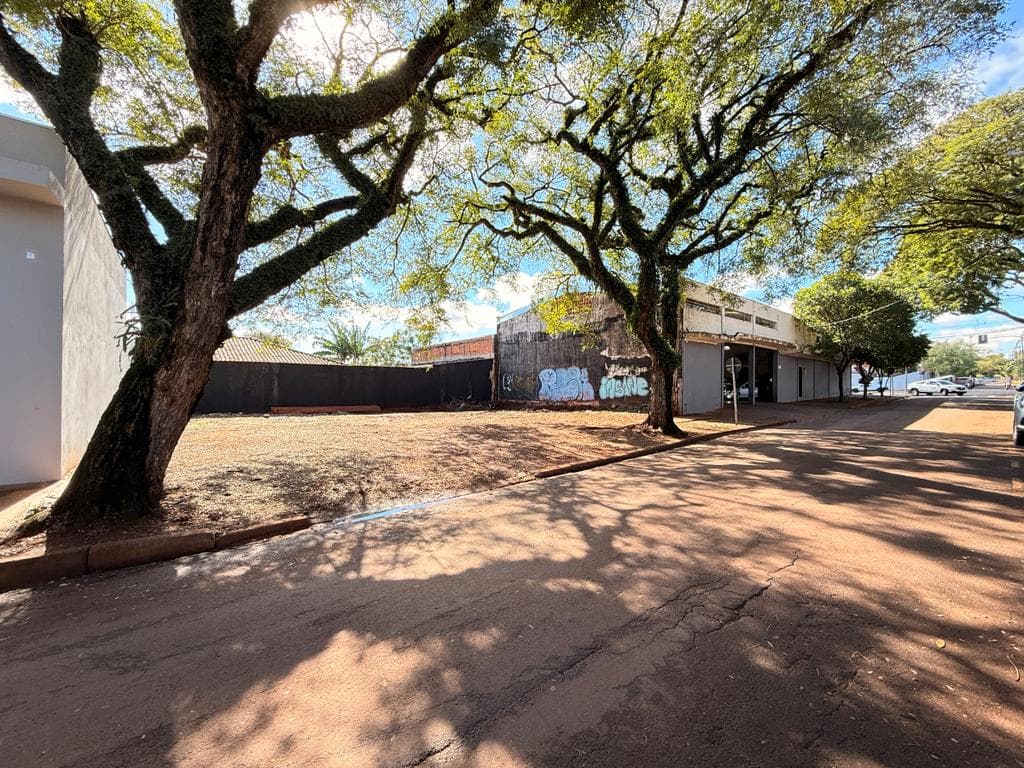 Terreno à venda em Maringá, Vila Esperança, com 256.87 m²