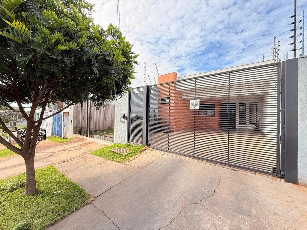Casa à venda em Maringá, Jardim Higienópolis, com 3 quartos, com 120.79 m²