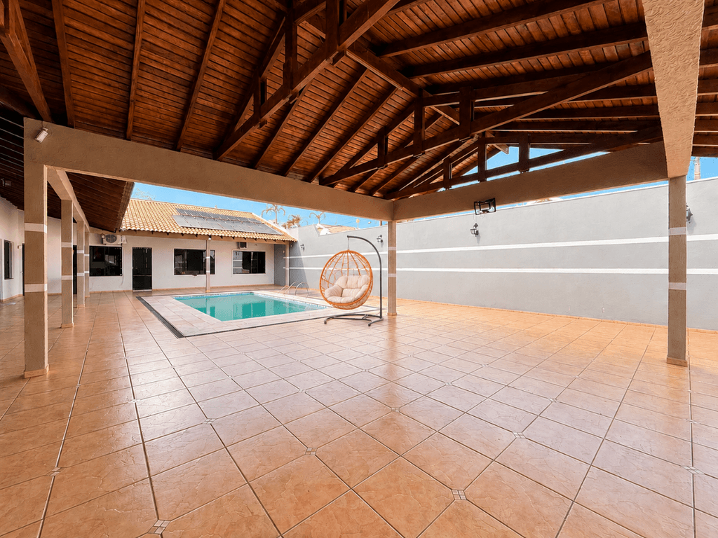 Casa à venda em Maringá, Jardim América, com 3 quartos, com 237.43 m²