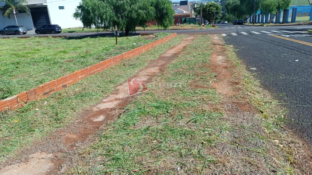 Terreno à venda em Maringá, Jardim Oriental, com 628.05 m²