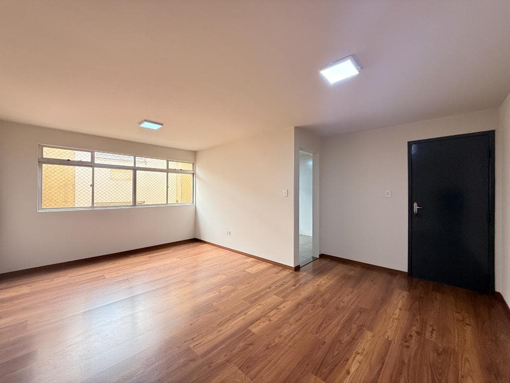 Apartamento à venda em Maringá, Zona 07, com 3 quartos, com 90.13 m², Residencial Veneza