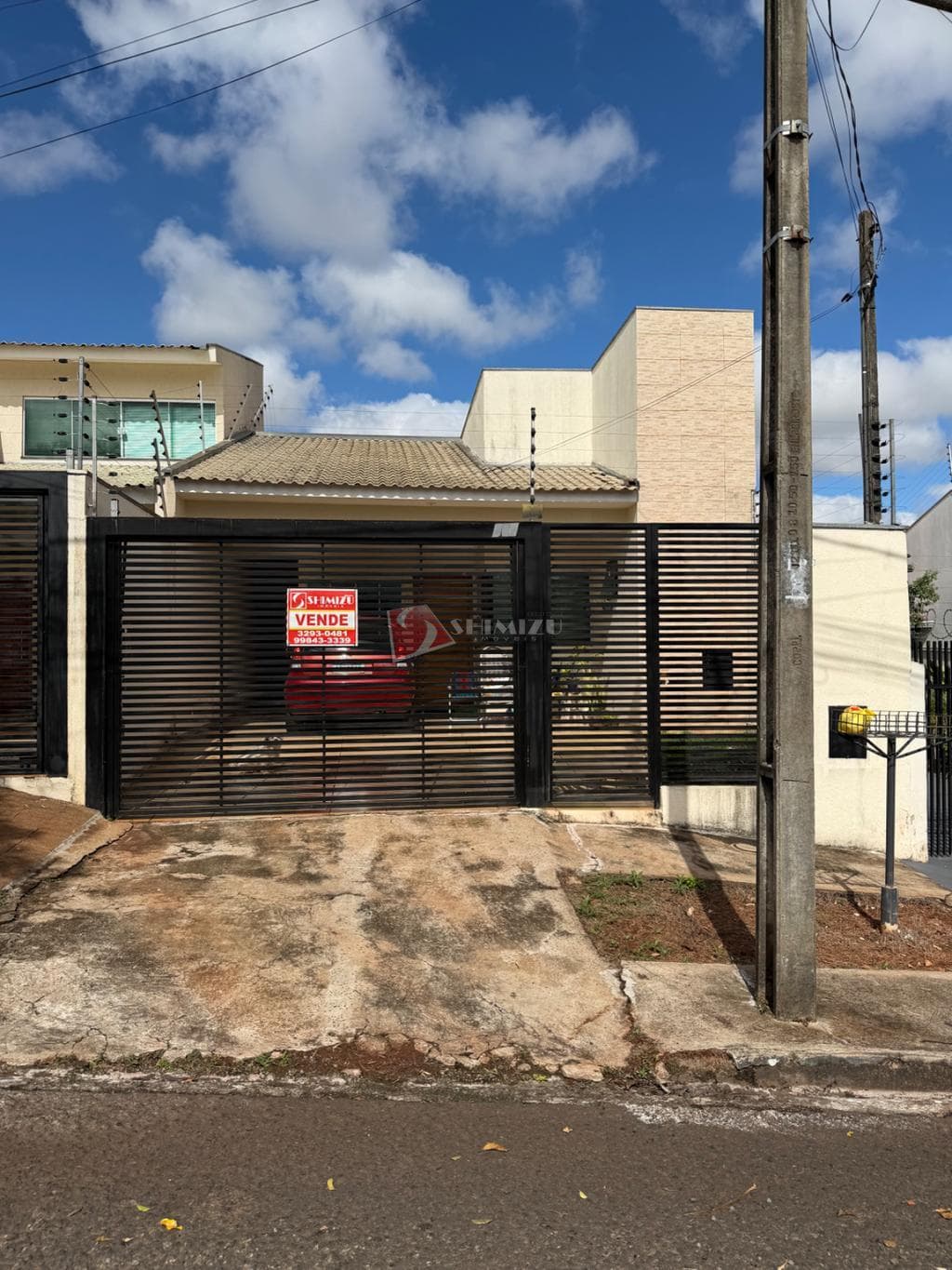 Casa à venda em Maringá, Jardim Petrópolis, com 3 quartos, com 103.7 m²