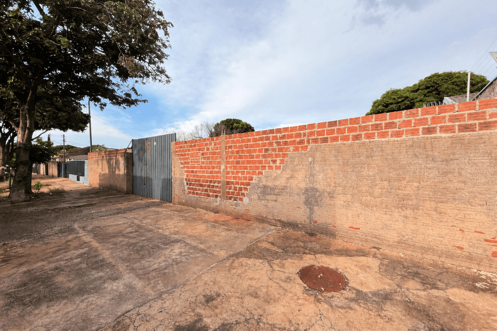 Terreno à venda em Maringá, Jardim Alvorada, com 1000 m²
