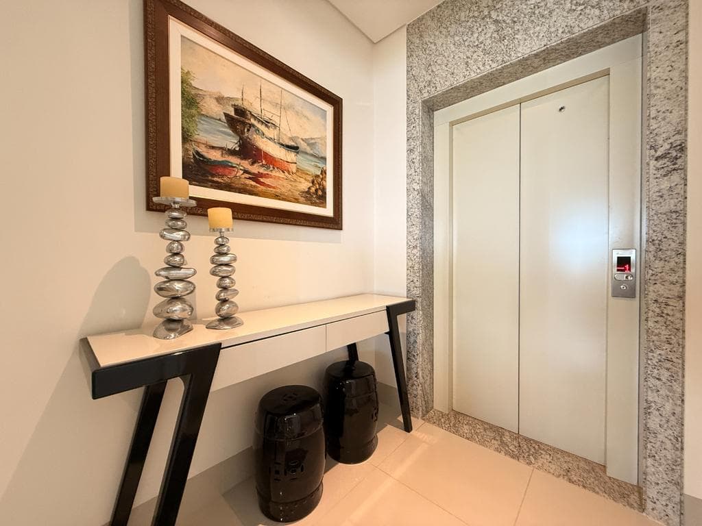 Apartamento à venda em Maringá, Zona 07, com 3 quartos, com 176.91 m², Maison Prestige