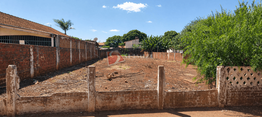 Terreno à venda em Maringá, Vila Morangueira, com 480 m²