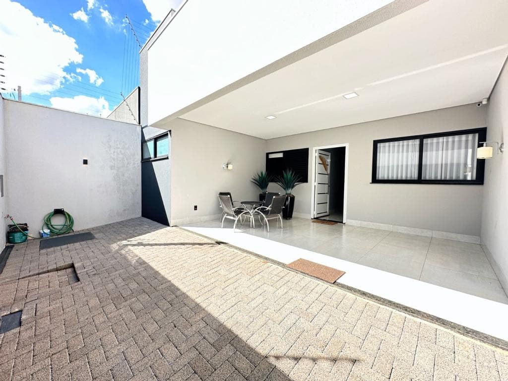 Casa à venda em Maringá, Bom Jardim, com 2 suítes, com 139.86 m²