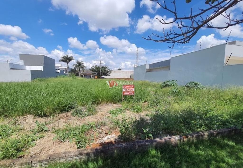 Terreno à venda em Maringá, Jardim Oriental, com 400 m²