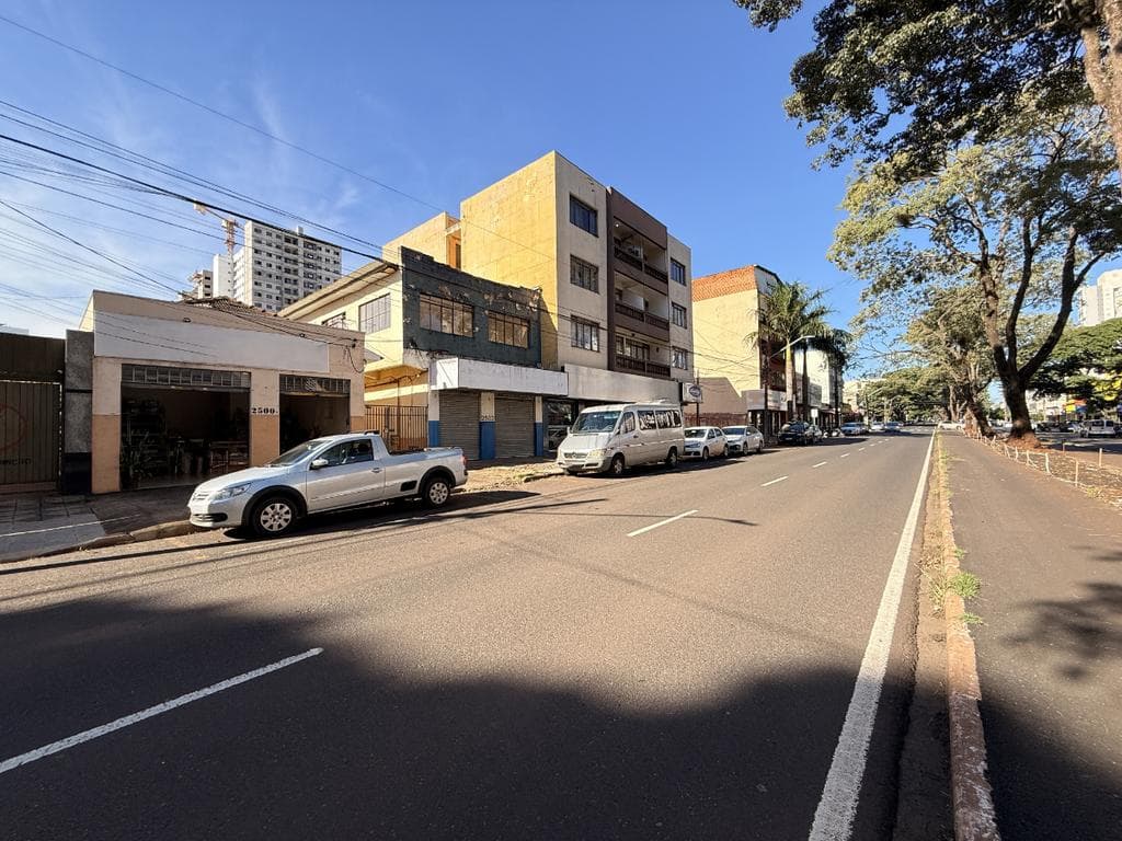 Terreno à venda em Maringá, Zona 03, com 580 m²