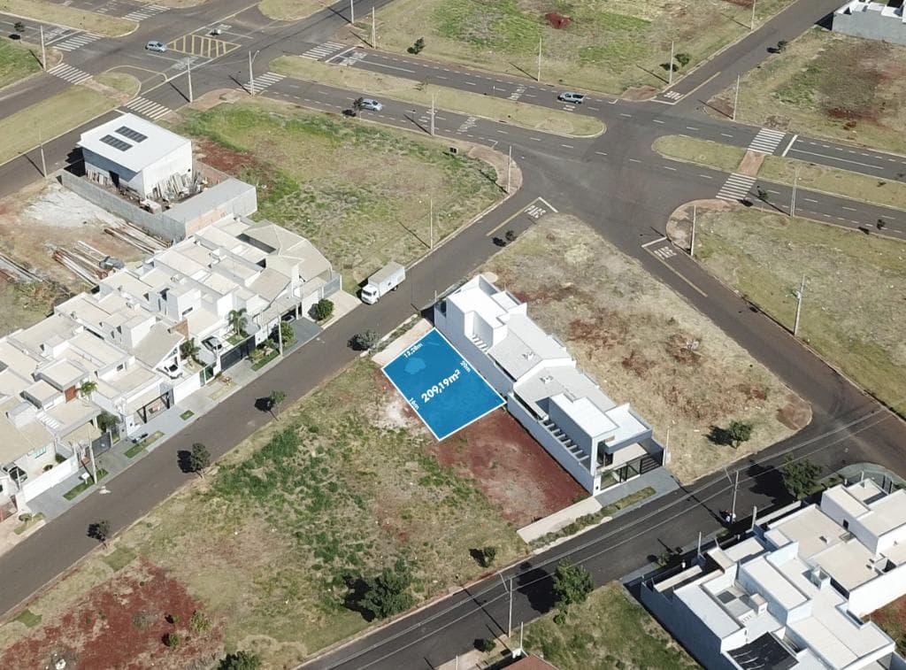 Terreno com 209 m² à Venda no Bom Jardim - Maringá
