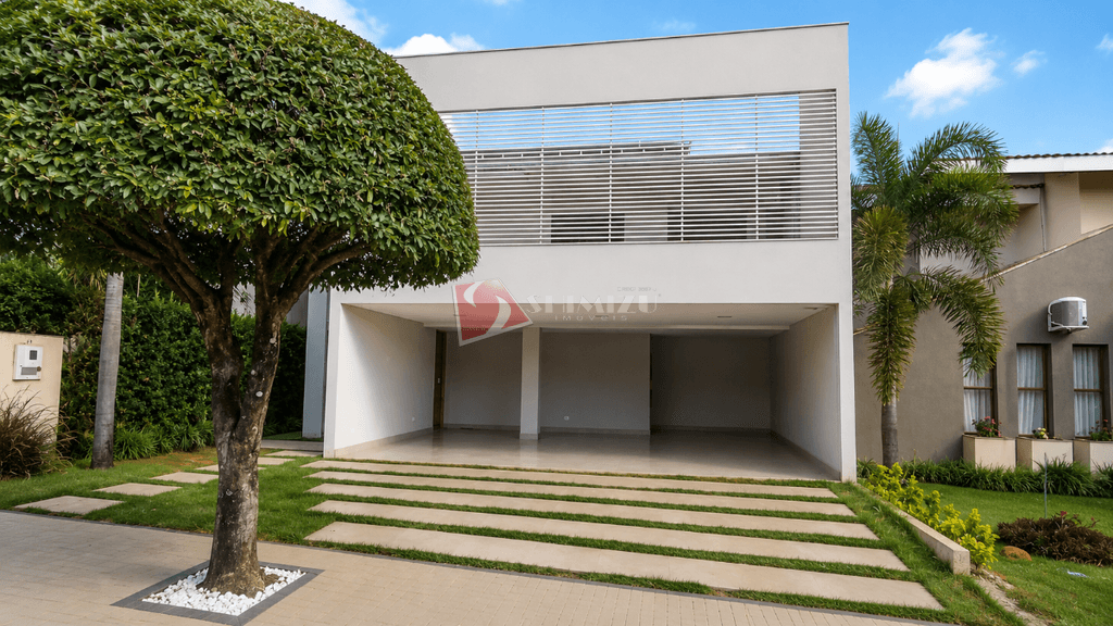 Sobrado à venda em Maringá, Zona 08, com 3 suítes, com 328.23 m²