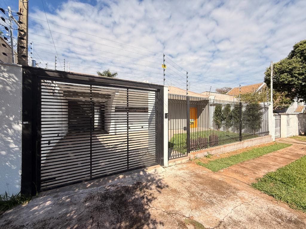 Casa à venda em Maringá, Jardim Novo Horizonte, com 3 quartos, com 190 m²