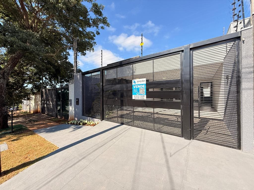 Casa à venda em Maringá, Jardim Itália II, com 3 suítes, com 159 m²