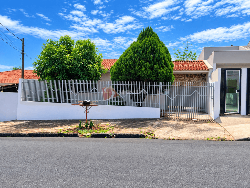 Casa à Venda no Jardim Imperial em Maringá | 3 Quartos e 1 Suíte