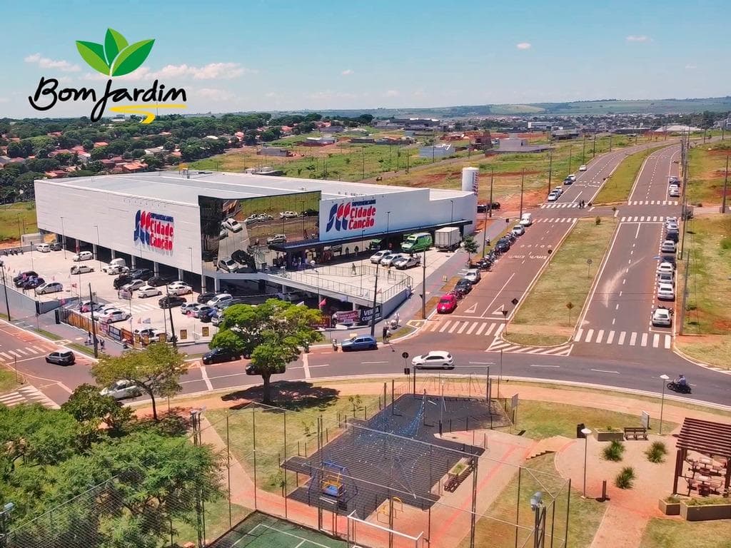 Terreno com 410.39 m² à Venda no Jardim Oásis - Maringá