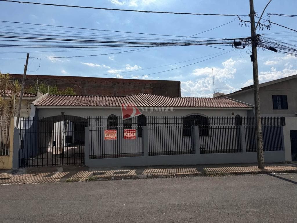 Casa à venda em Maringá, Zona 07, com 3 quartos, com 150 m²