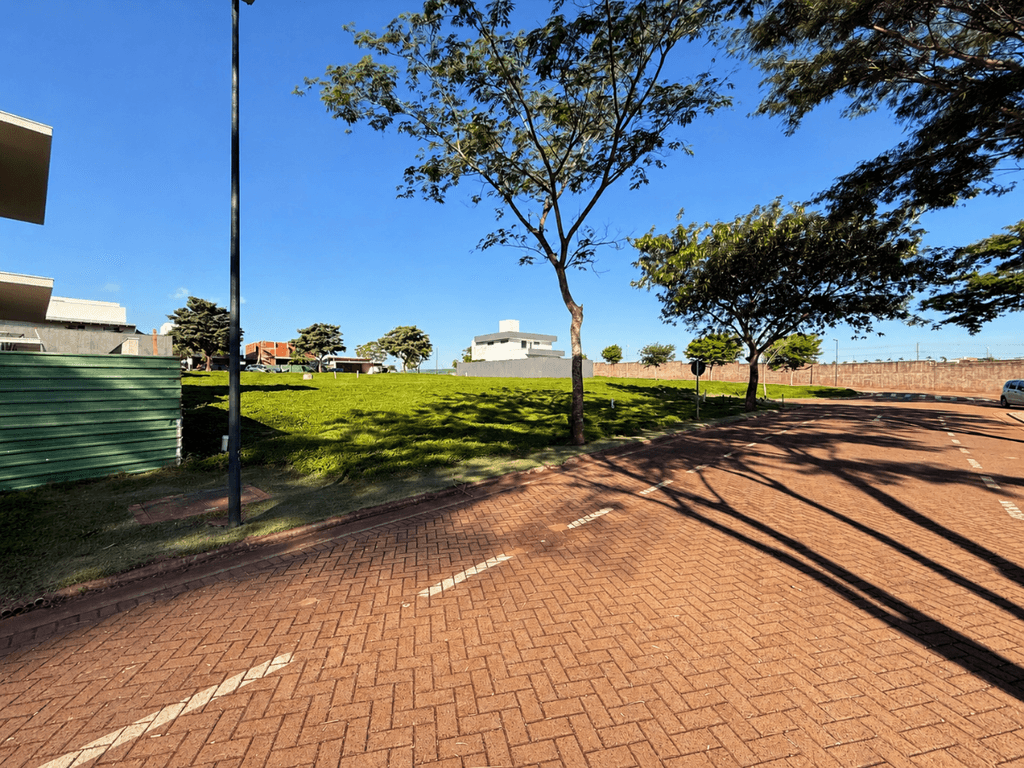 Terreno com 573.65 m² à Venda no Jardins de Monet Residence - Maringá