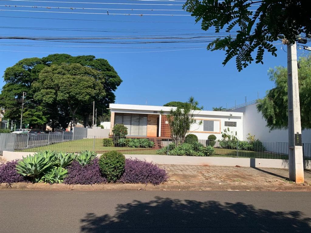 Terreno à venda em Maringá, Zona 05, com 776 m²