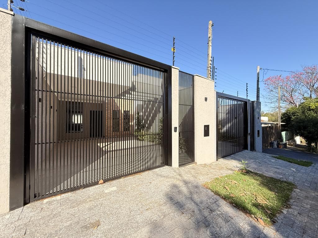 Casa à venda em Maringá, Parque das Bandeiras, com 3 quartos, com 110.61 m²