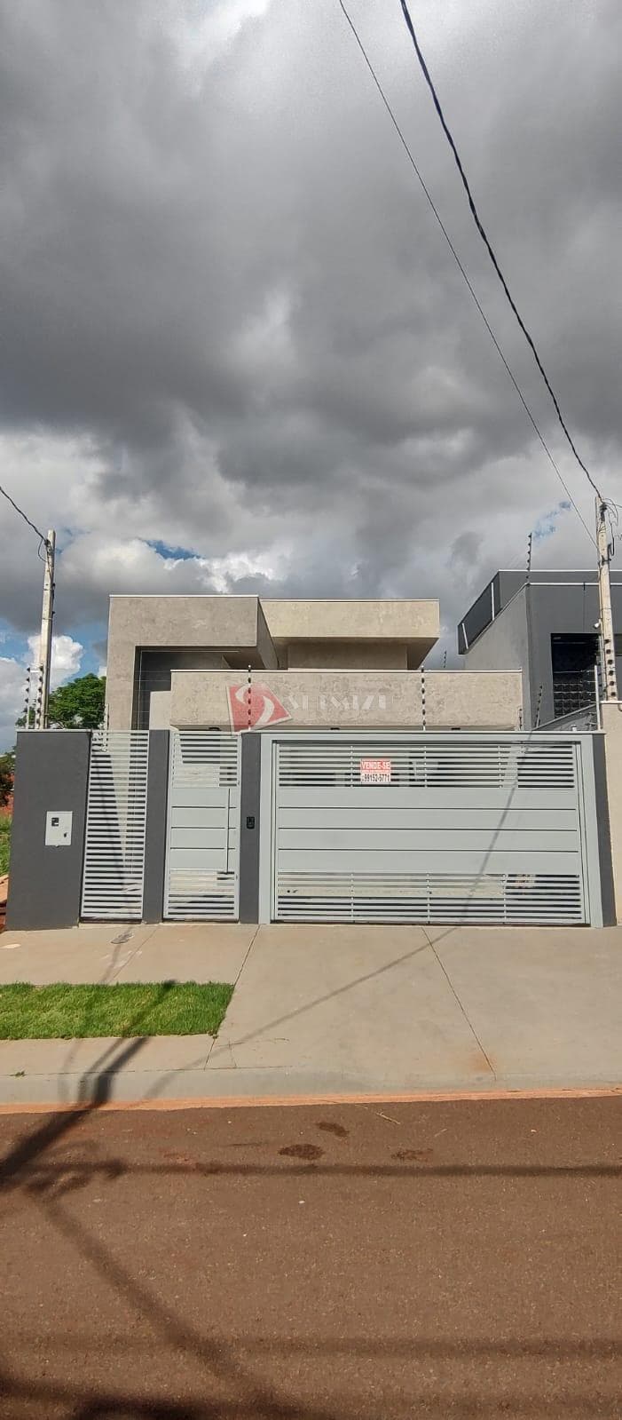 Casa à venda em Maringá, Parque Industrial 200, com 3 quartos, com 180 m²