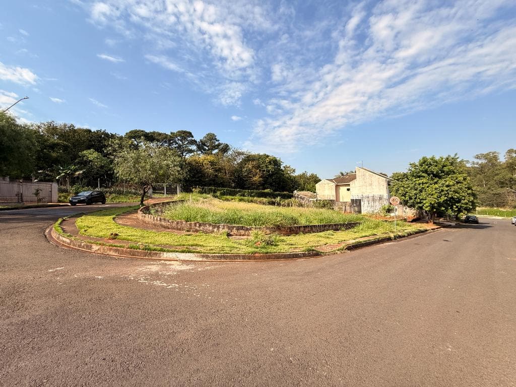 Terreno à venda em Maringá, Jardim São Pedro (Iguatemi), com 401.89 m²