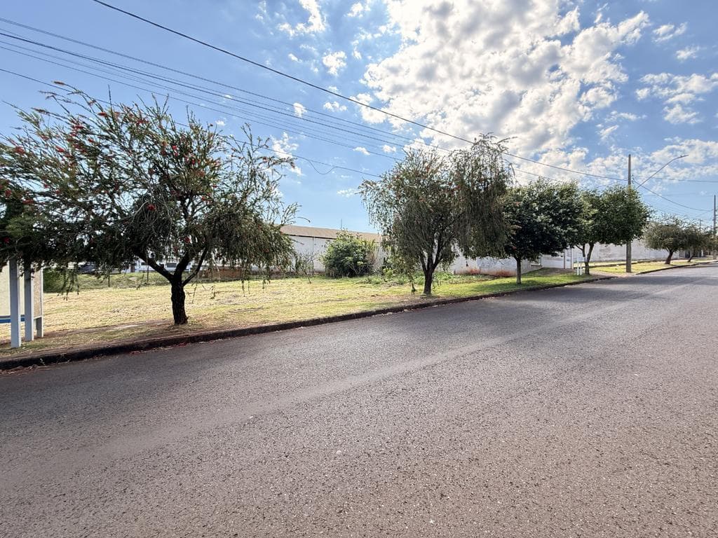 Terreno à venda em Maringá, Jardim Espanha, com 400 m²