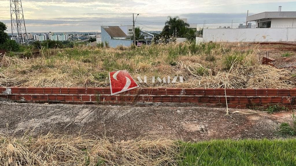 Terreno à venda em Maringá, Jardim Dias II, com 422.15 m²