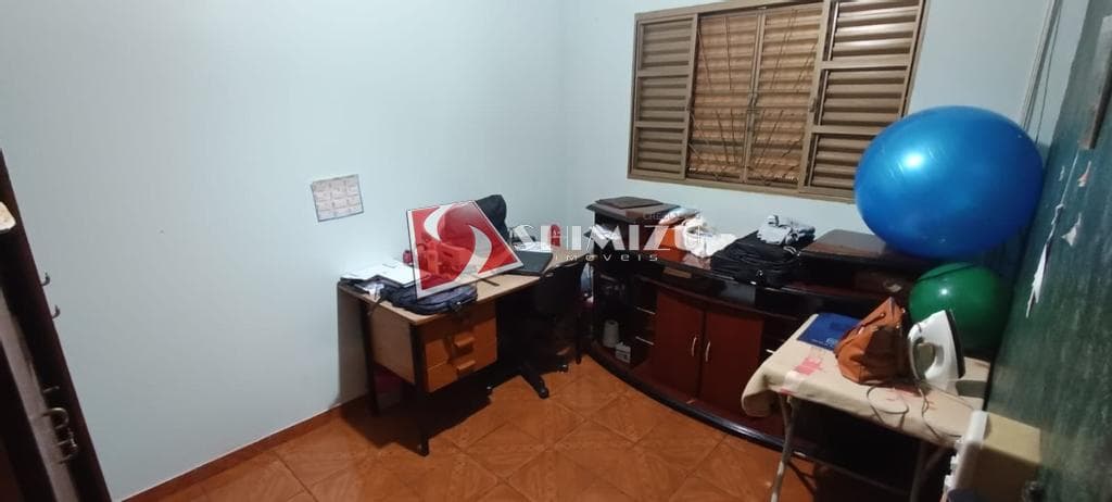 Casa à venda em Maringá, Parque das Laranjeiras, com 2 quartos, com 140 m²