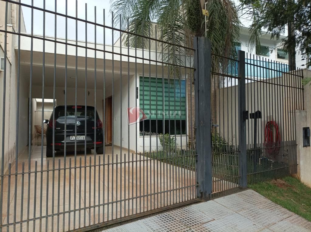 Linda casa com cozinha planejada no b Toquio