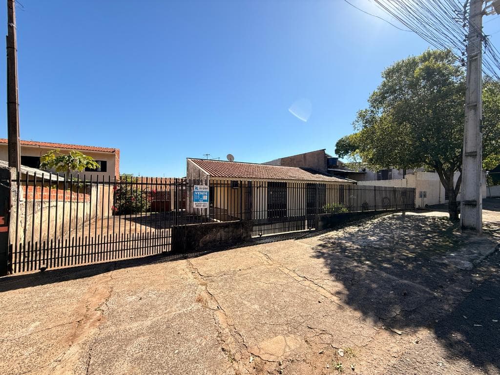 Terreno à venda em Maringá, Conjunto João de Barro Champagnat, com 326.7 m²