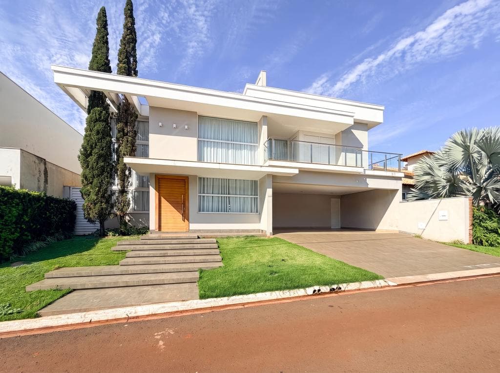 Sobrado à venda em Maringá, Zona 20, com 4 quartos, com 530 m², Condominio Residencial Maanaim