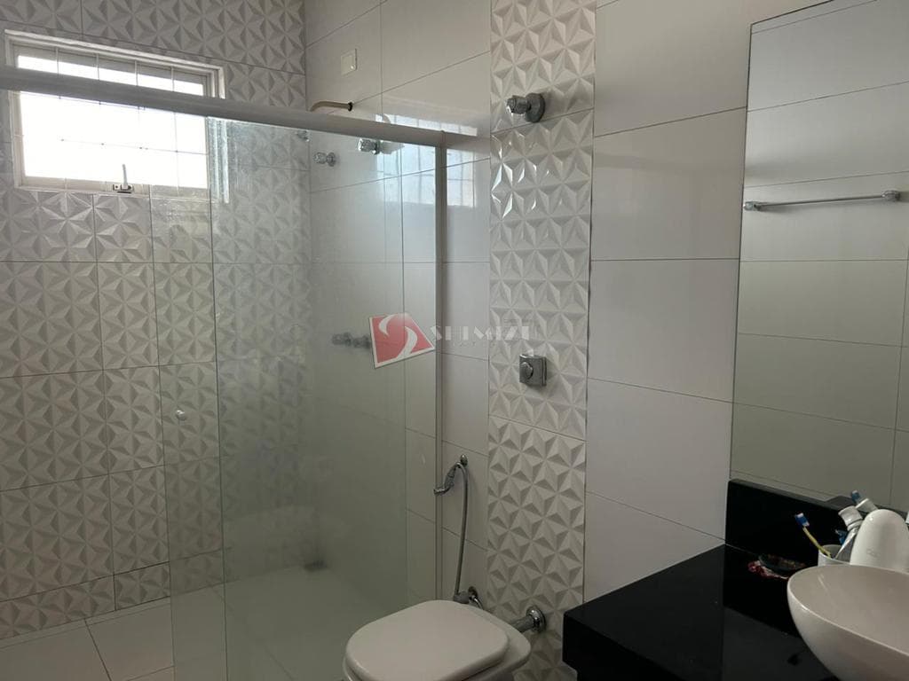 Casa à venda em Maringá, Zona 08, com 3 quartos, com 114.29 m²