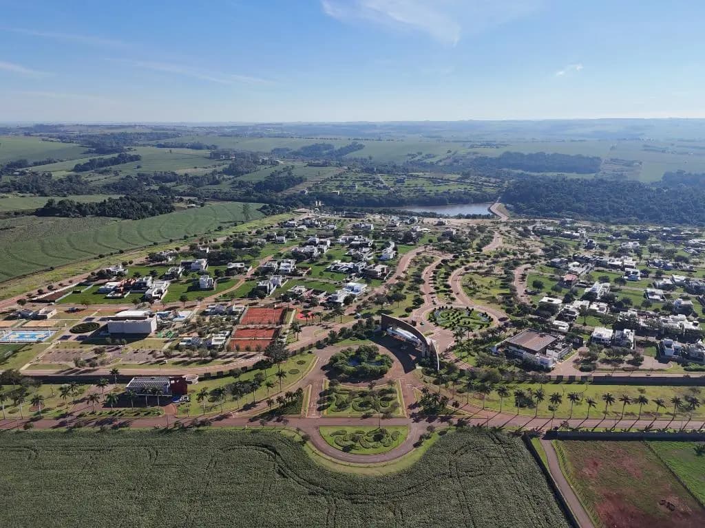 Terreno à venda em Maringá, Jardins de Monet Residence, com 666.98 m²