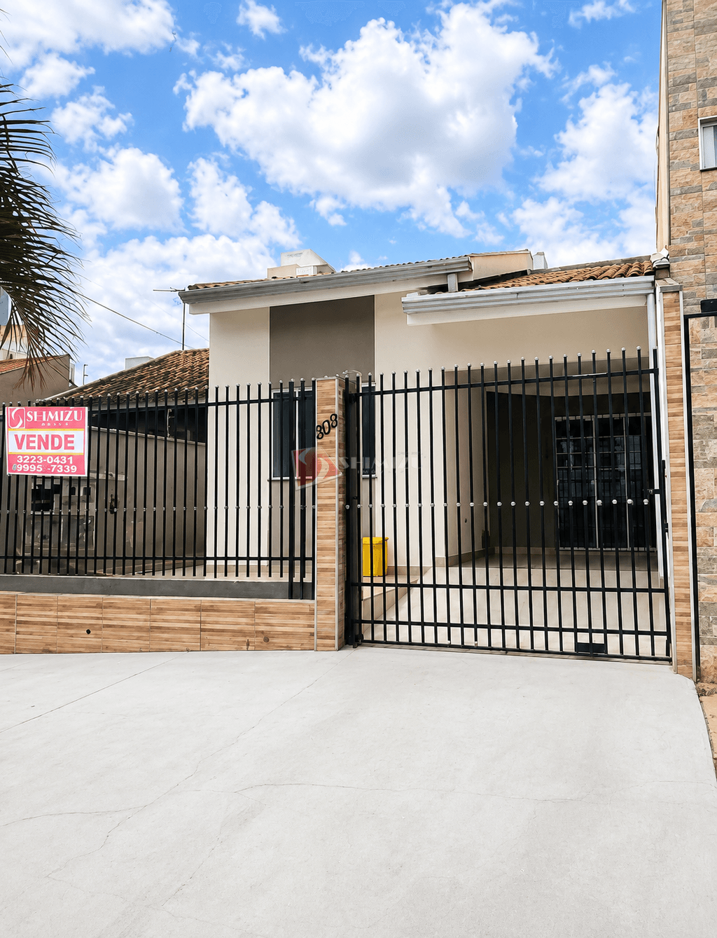 Casa à venda em Maringá, Zona 03, com 3 quartos, com 201.6 m²