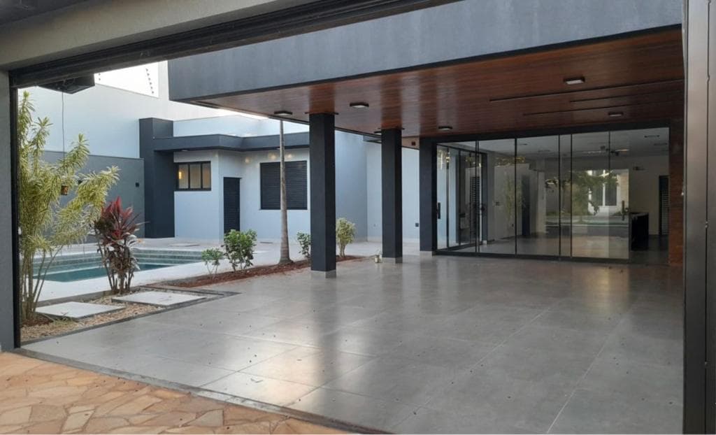 Casa à venda em Maringá, Recanto dos Magnatas, com 4 quartos, com 304.89 m², Plaza Espanha
