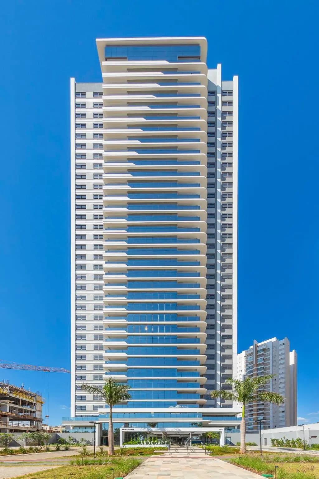 Apartamento 502 à venda em Maringá, Zona 08, com 3 suítes, com 211.79 m², Landscape - A.Yoshii