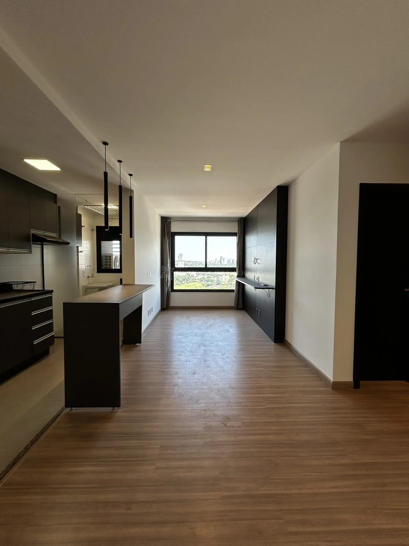 Apartamento localizado na Avenida Londrina, Zona 08.