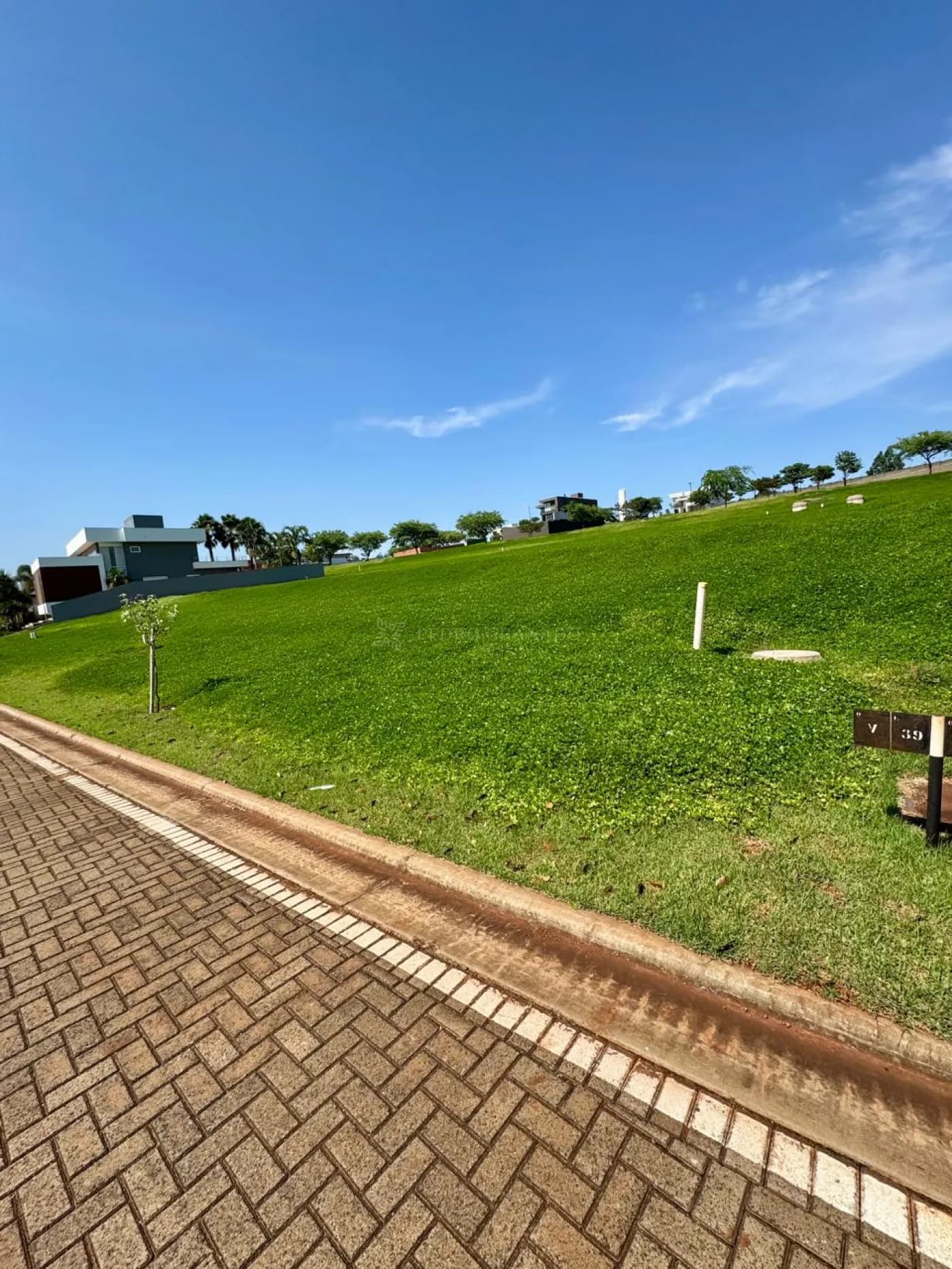 Terreno Condomínio em Maringá