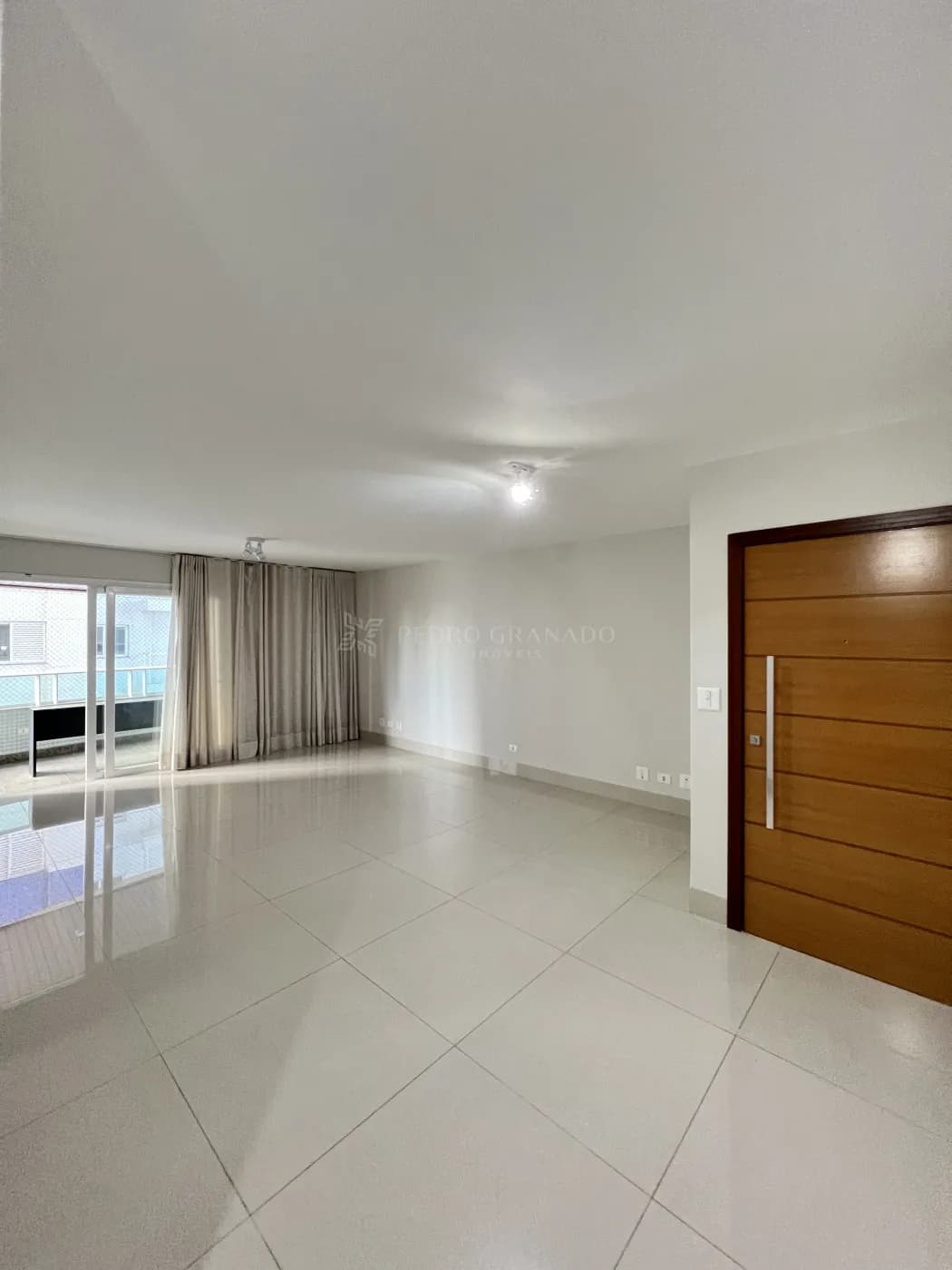 Apartamento 03 Suítes + 01 Dormitório - Novo Centro