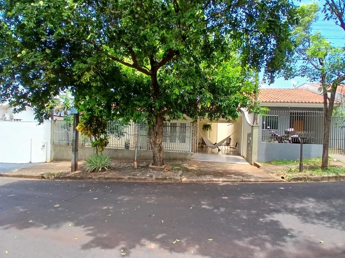 RARIDADE NA REGIÃO SUL | TERRENO GRANDE + CASA COM ÓTIMO POTENCIAL
