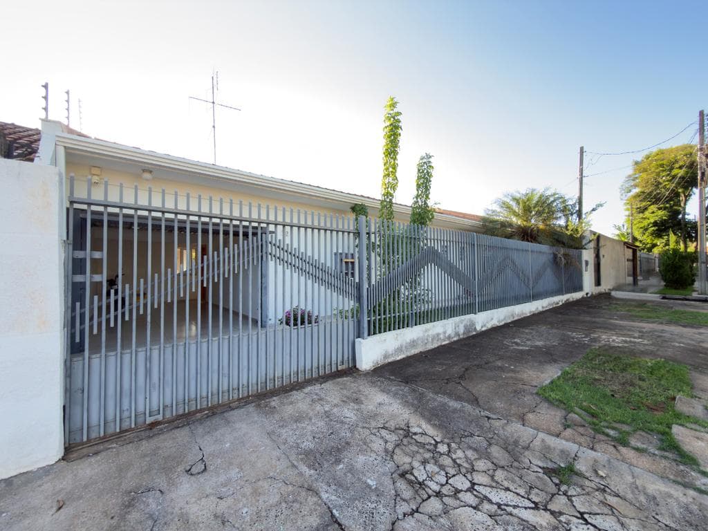 Casa à venda em Maringá, Jardim Vitória, com 3 quartos, com 168.45 m²