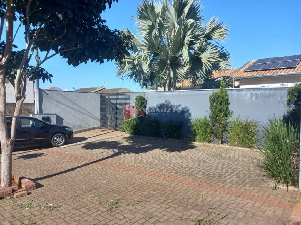 Casa à venda em Maringá, Jardim Licce, com 3 quartos, com 129 m²