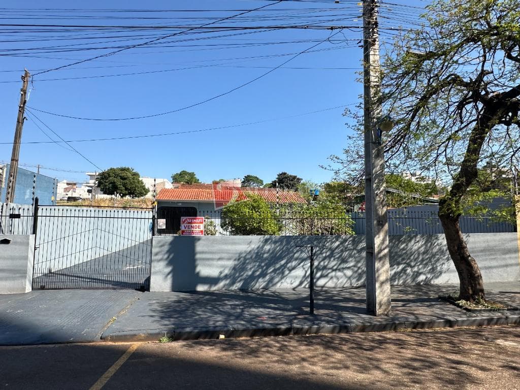 Casa à venda em Maringá, Vila Marumby, com 3 quartos, com 140 m²