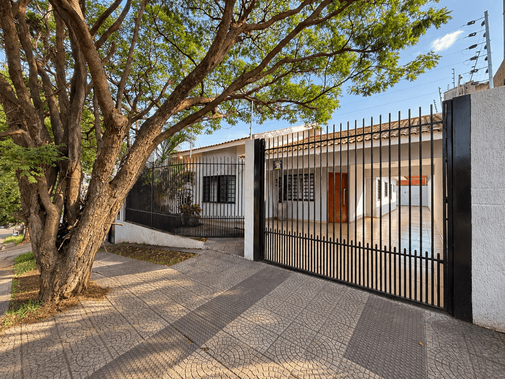 Casa à venda em Maringá, Parque da Gávea, com 3 quartos, com 156.15 m²