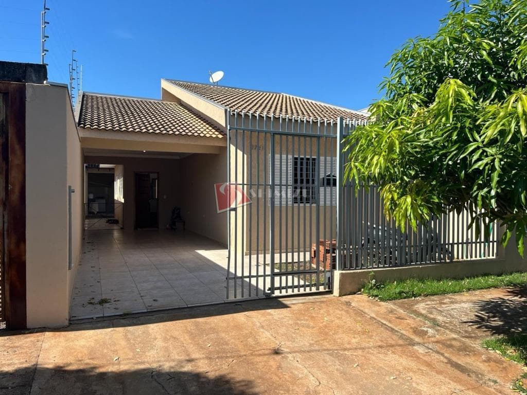 Casa à venda em Maringá, Jardim Oriental, com 3 quartos, com 124.81 m²