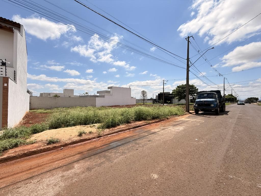 Terreno à venda em Maringá, Bom Jardim, com 400 m²