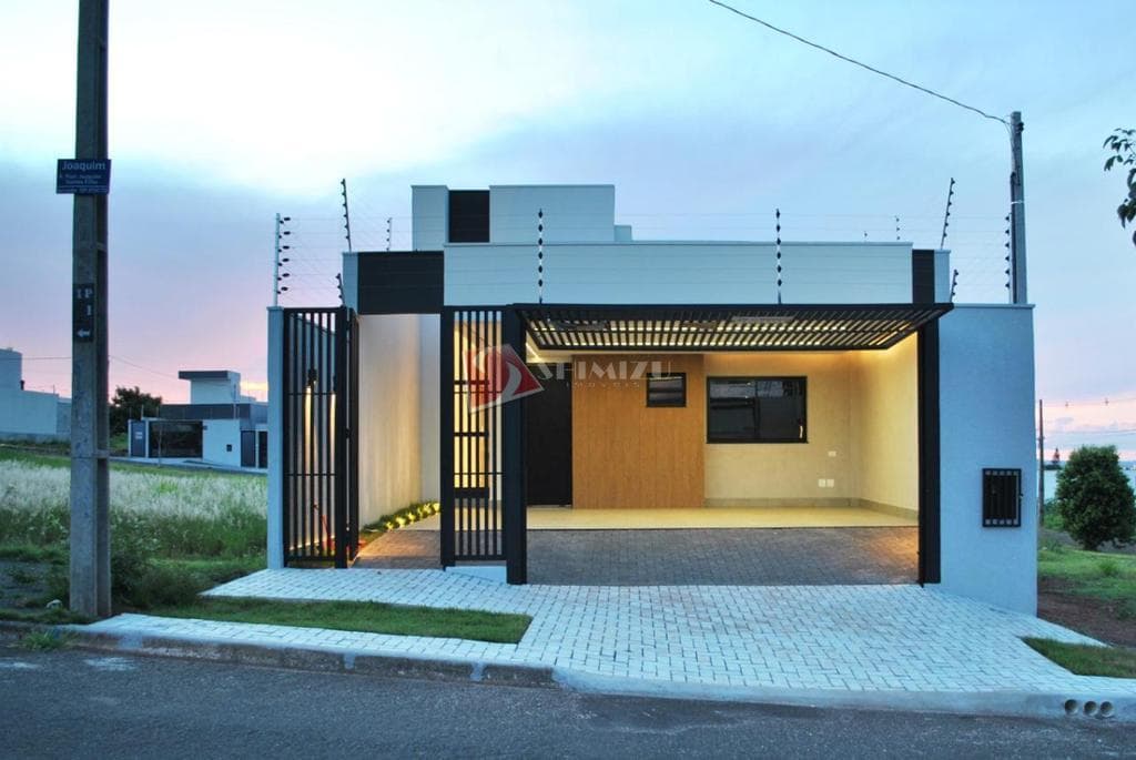 Casa à venda em Maringá, Bom Jardim, com 3 quartos, com 135.8 m²