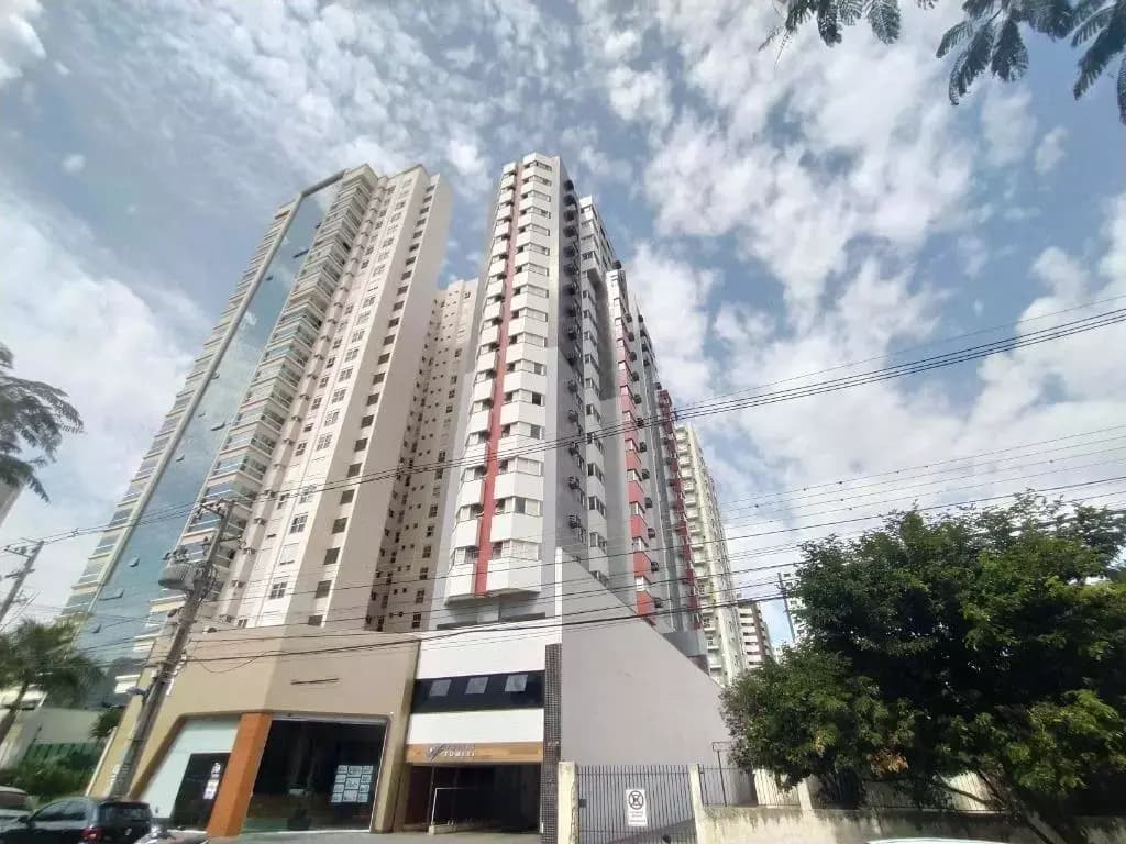 Apartamento à venda em Maringá, Zona 07, com 2 suítes, com 70.08 m², Volare Towers