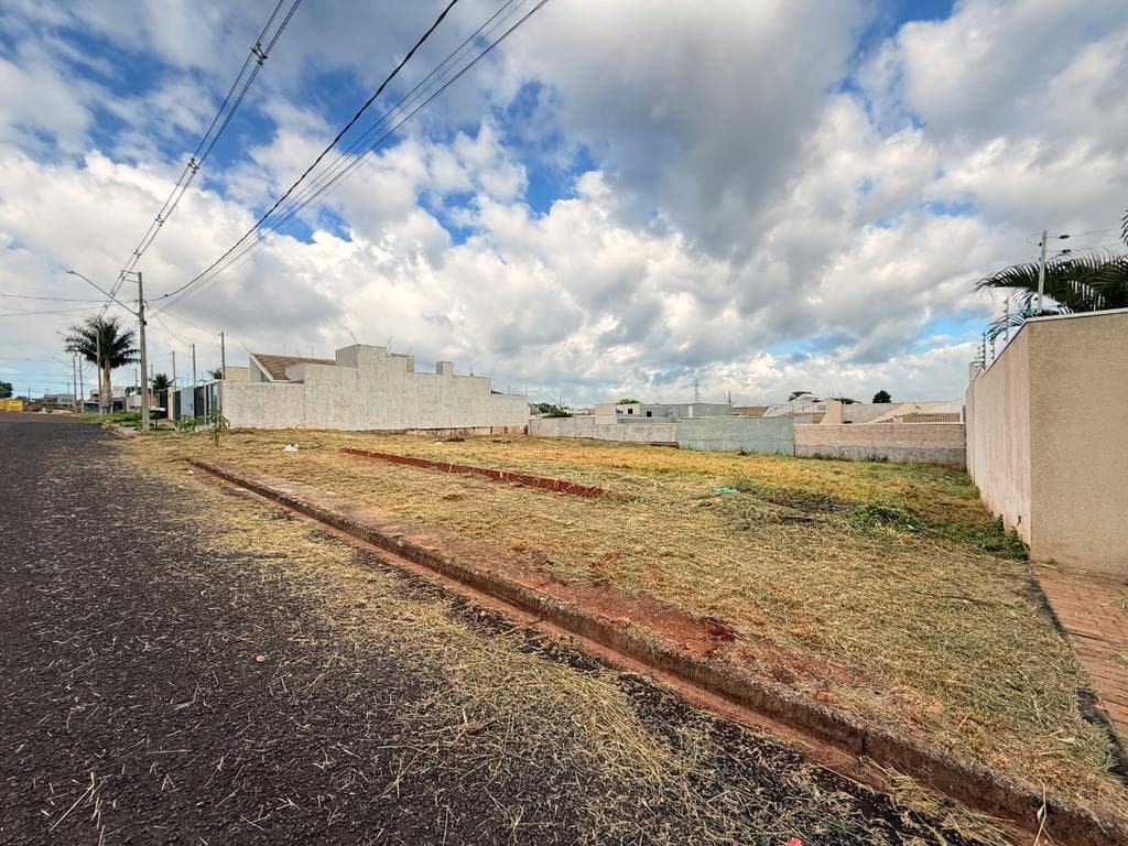 Terreno à venda em Maringá, Jardim Pilar, com 412.5 m²